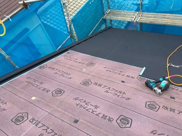スーパーガルテクト葺き