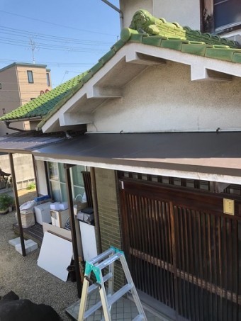 玄関板金庇