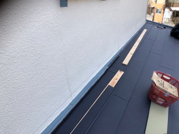 雨押え板金施工