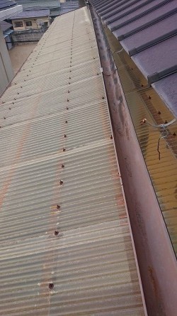 外れた横樋