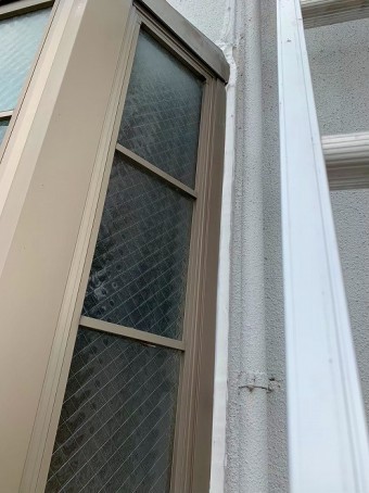 サッシ周りコーキング施工