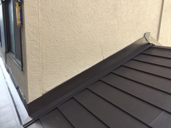 完工 ニチハ横暖ルーフ壁際