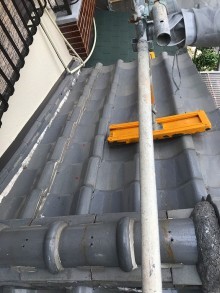下屋根壁際
