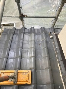 下屋根壁際