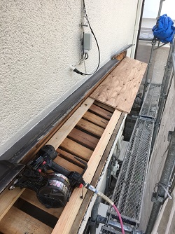 屋根木材