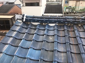 屋根修理作業