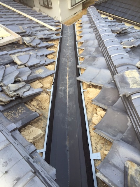 雨水の排水がスムーズになった新しい谷板金