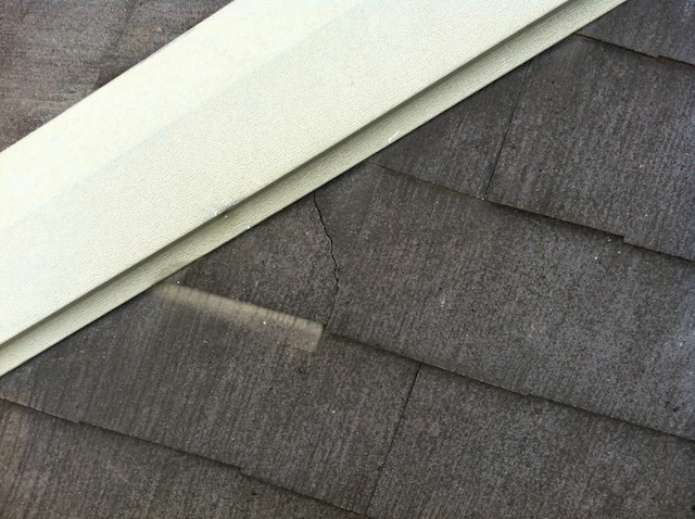 京都市東山区で屋根のひび割れ部分交換！コーキングより安心な「差し替え工法」の真実