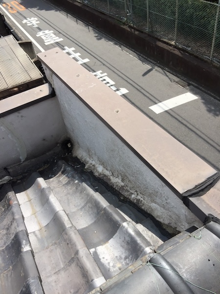 【京都市左京区】雨漏り放置もこれで解決！室内に入らず直す「パラペットカバー工法」の提案