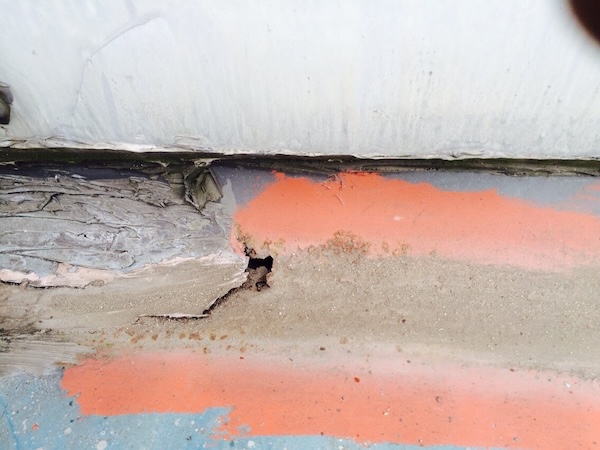 【京田辺市】サビ穴の雨漏りも部分カバー工法と樋交換で安く確実解決