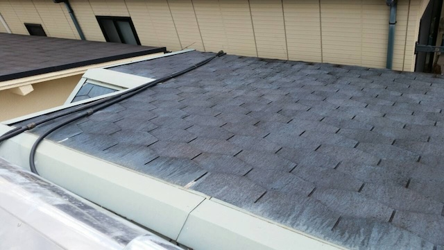 【城陽市】サビた金属屋根の雨漏り不安を解決！温水器撤去とガルバで耐震性UP