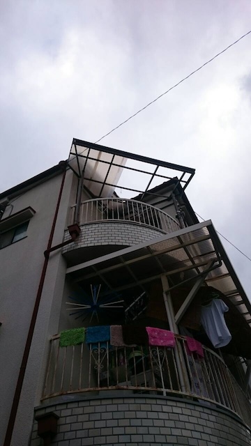 【城陽市】強風で飛んだベランダ波板（プラスチック屋根）を火災保険で賢く修理！