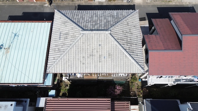 瓦屋根の現地調査