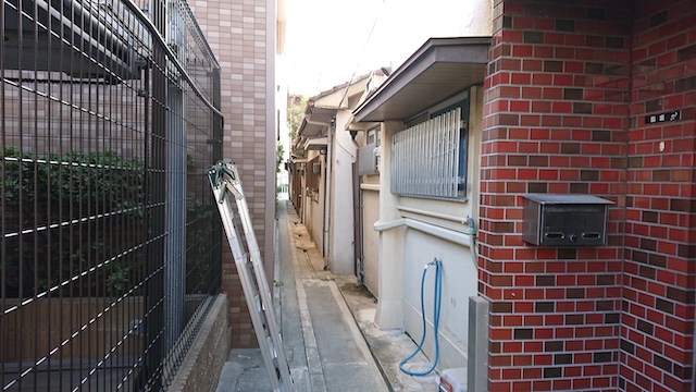 城陽市にてDIYによる瓦屋根補修も限界の戸建て住宅で雨漏り調査