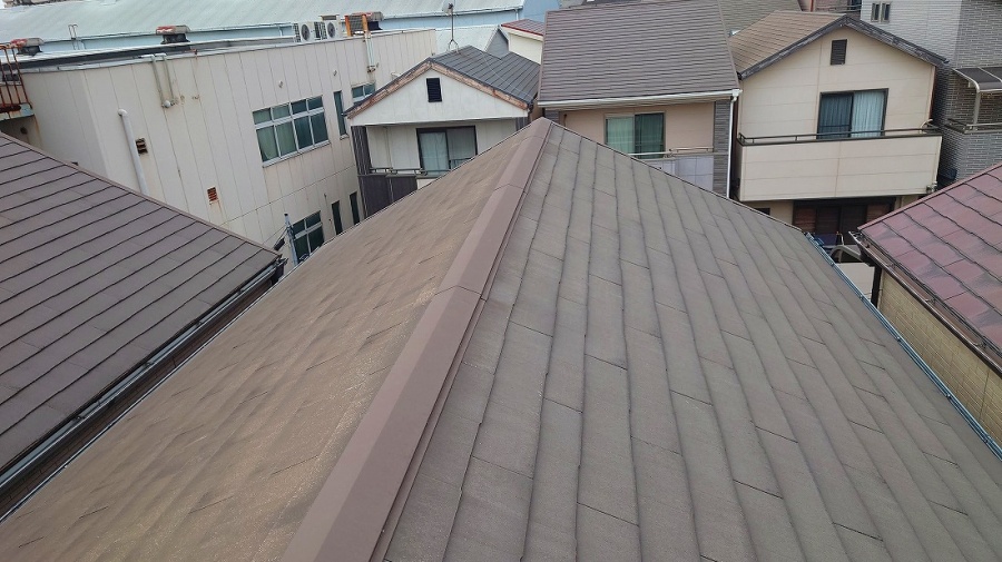 京都府宇治市にてカラーベスト葺きの屋根の屋根の定期的調査