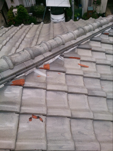 瓦の表面剥離と凍害の症状｜京都府城陽市｜瓦差し替え