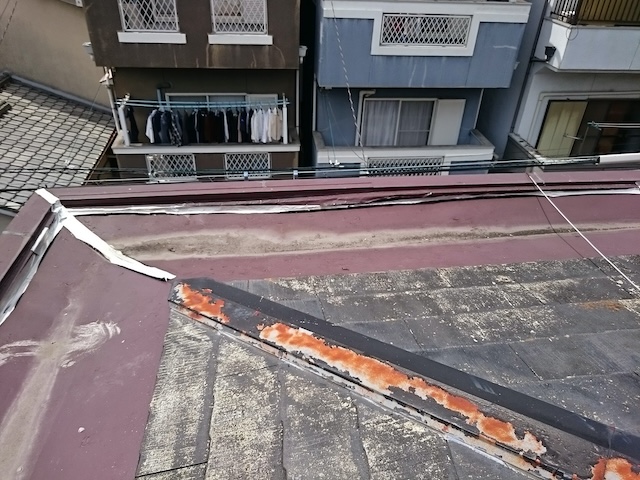 京都府宇治市の屋根調査：DIYの限界を超えた谷板金を職人技で再生！