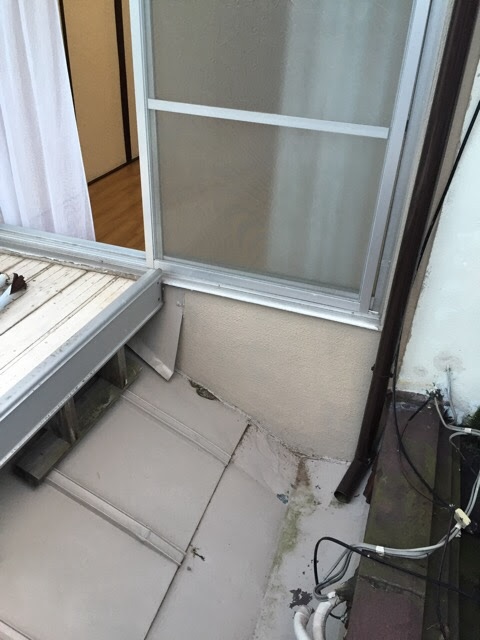 【京都市伏見区】屋根の「茶色い涙」を止める！ベランダ下のサビ対策とカバー工法提案