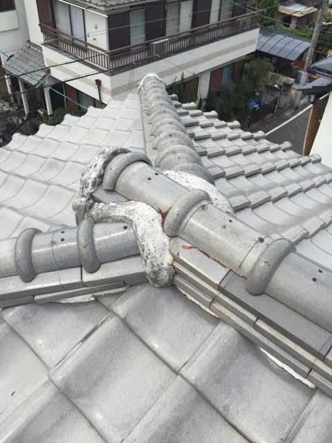 【宇治市】漆喰崩壊と屋根サビ！雨漏り前の金属屋根葺き替えで不安ゼロに