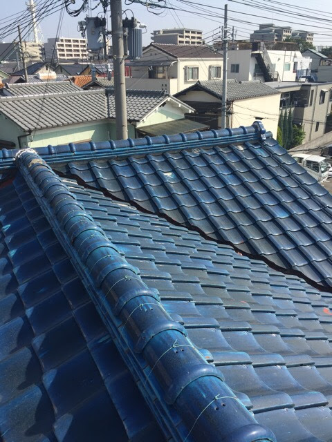 【宇治市】屋根のボンド埋めは危険？雨漏りを防ぐ葺き替え工事で安心