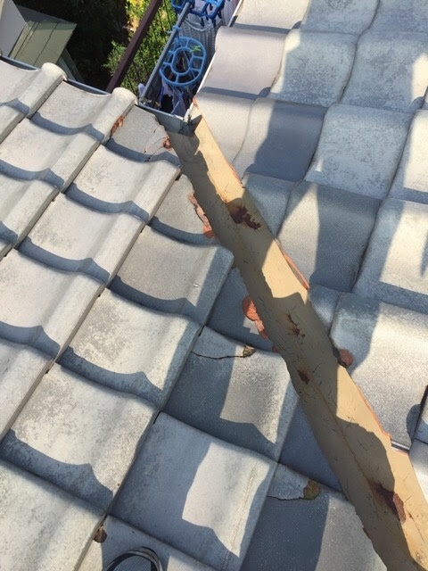 京田辺市で屋根の瓦割れやサビを無料調査！雨漏りを防ぐ3つの修理プラン