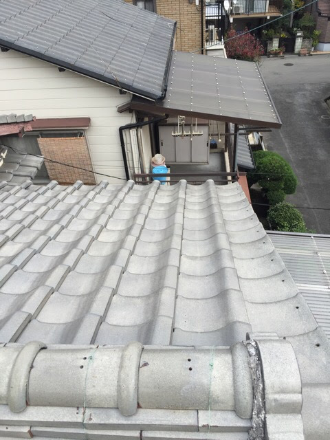 長岡京市で屋根の漆喰（土台）がボロボロ！積み直し工事で雨漏りを防ぎ生涯コストを削減