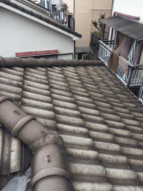 【京田辺市】訪問販売の「屋根が危ない」に注意！廃盤瓦の無料点検で雨漏り不安を解消