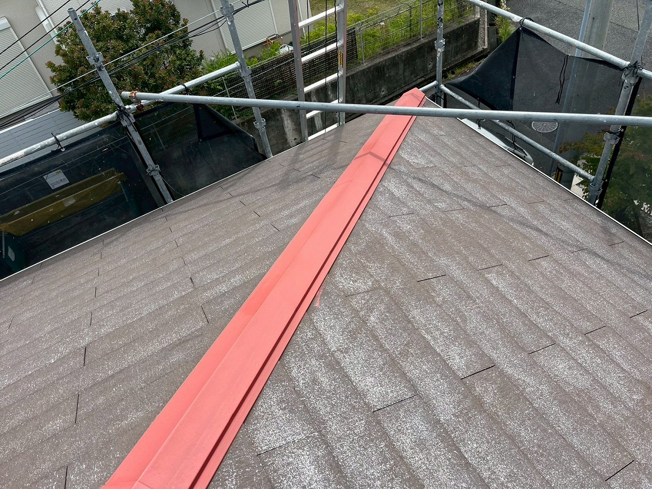 右京区にてカラーベスト屋根をスーパーガルテクトカバー工法で劇的ビフォーアフター!