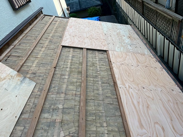 野地板を構造用合板で補強