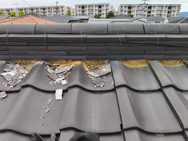 京都市左京区にて棟瓦の漆喰詰め直し!屋根をしっかり補修!