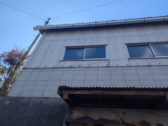 外壁塗装の再塗装が推奨される住宅