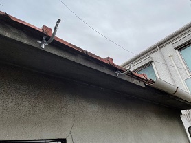 木津川市でベランダ笠木及び破損した雨樋部分交換の屋根修理工事