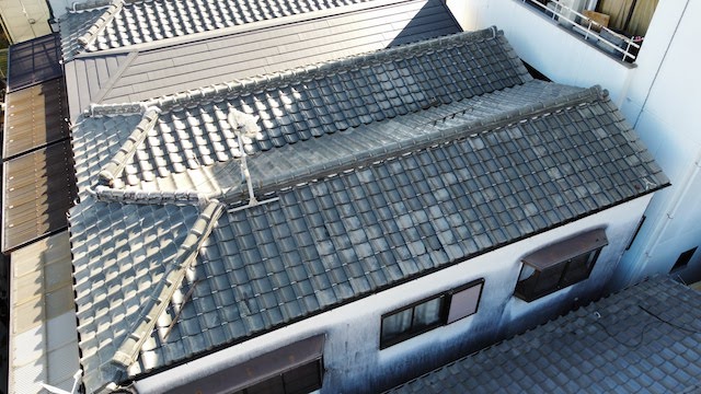 城陽市で３階建の屋根の調査をドローンを使用して行いました