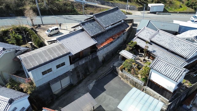 瓦屋根の調査もおまかせください！