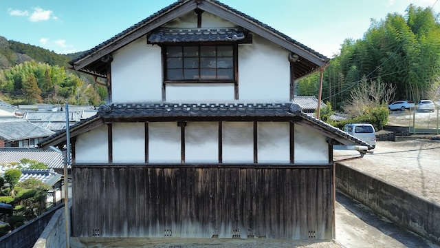 庇が備わった住宅の点検