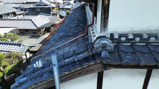 下屋根からの雨漏りに注意
