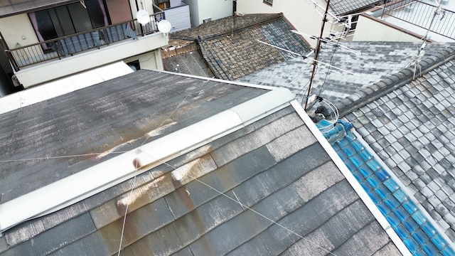 速やかな補修工事が求められる棟板金