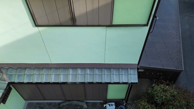下屋根の取り合いに注意