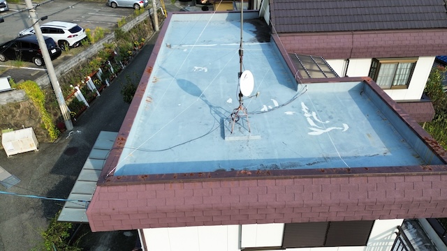 京田辺市で陸屋根の錆びとベランダ防水を調査！雨漏り前のメンテナンス提案