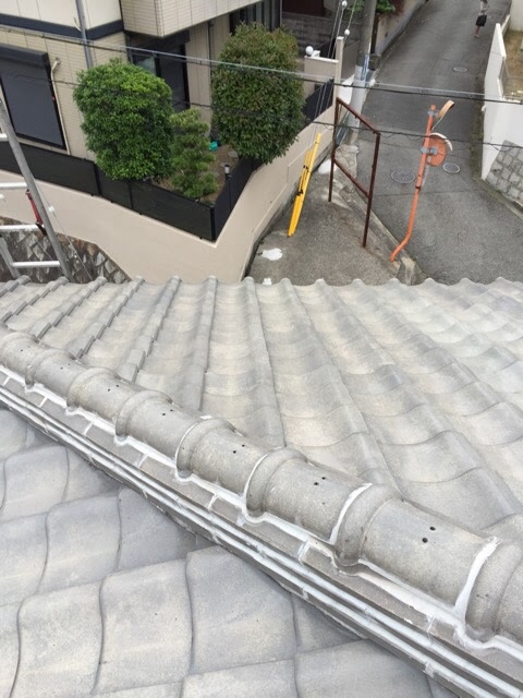 棟瓦の取り直しと屋根リフォームにかかる費用と工期の目安
