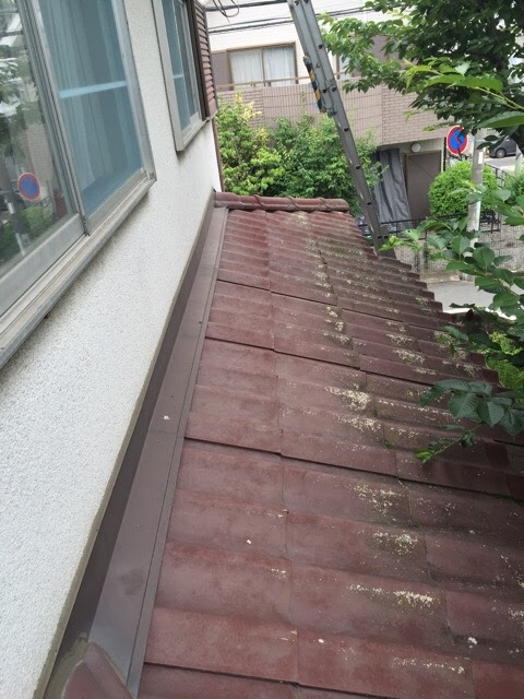 外壁際の下屋根劣化
