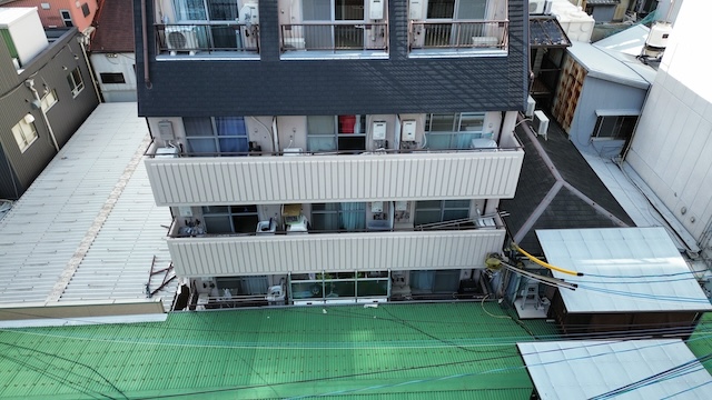 京都市南区でマンション屋根をドローン調査！足場不要で劣化診断