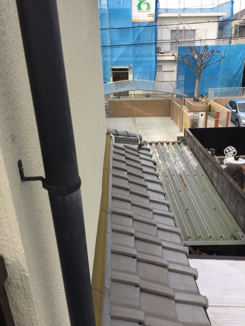 京都府久御山町 全面葺き替え工事を提案する瓦屋根の全体状況