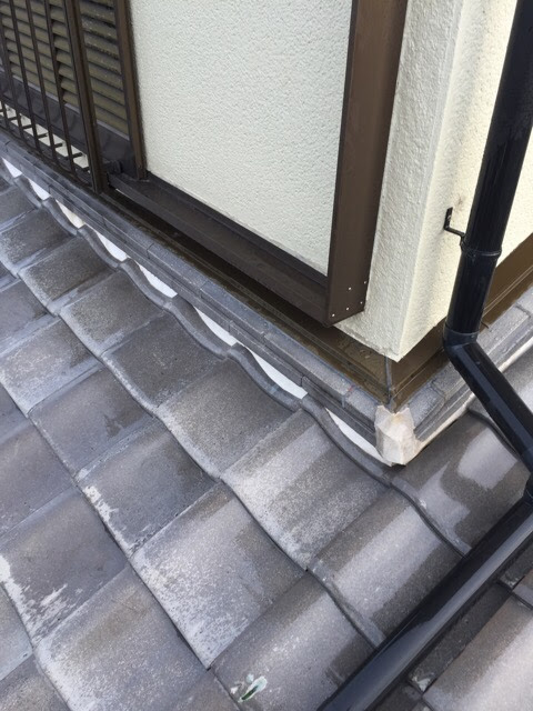 【久御山町】壁と屋根の隙間を補修！雨漏りを防ぎ修繕費300万円を削減