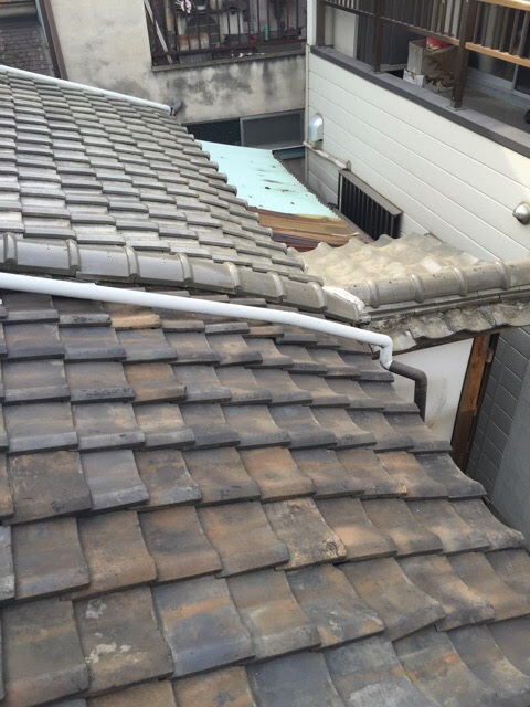【向日市】長雨の不安解消！古い瓦屋根の部分補修で費用を大幅圧縮