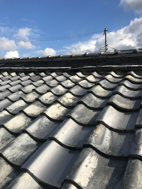 差し替え瓦のある屋根面