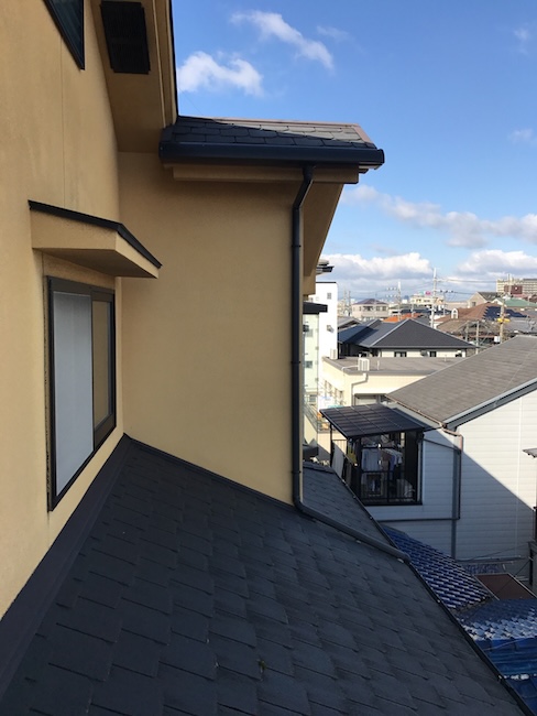 屋根と外壁の調査風景