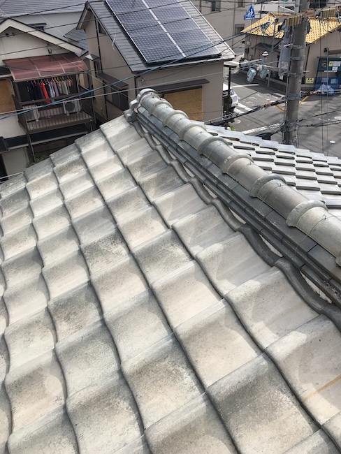 棟端部の棟瓦の並び