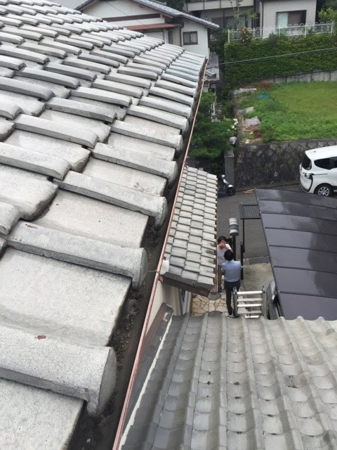 屋根端部まで樋詰まり確認