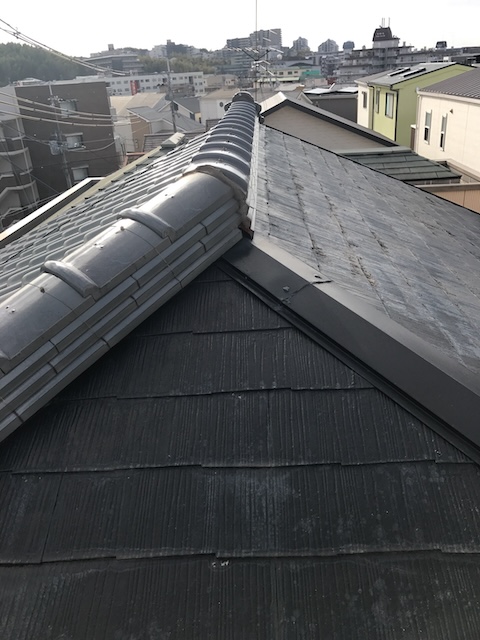 全体に白化した大屋根
